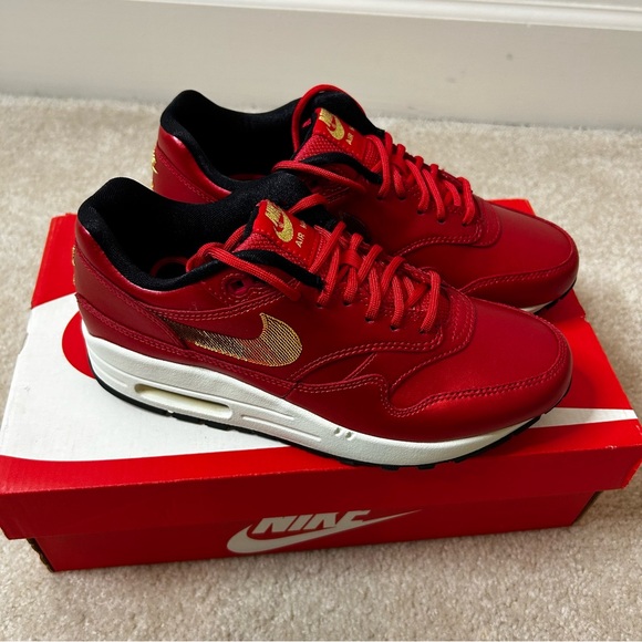 air max 1 red and gold